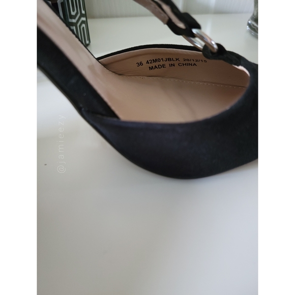 Topshop | NWOT "Mara" Ring Strap Court Heels - Picture 9 of 10